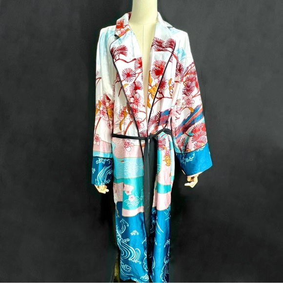 Forever 21 Multicolor Patterned Robe - Picture 2 of 6